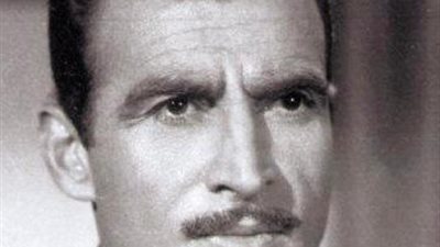 اشتغل ميكانيكي وابنه ورطه في قتل صديقه.. مواقف صادمة في حياة أحمد مظهر 