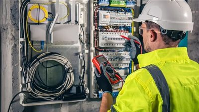 كهرباء المنوفية تحذر من انقطاع التيار لمدة 3 ساعات بشبين الكوم