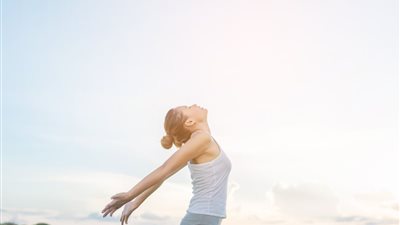 عادات يومية تعزز حالتك المزاجية وتشعرك بالسعادة 