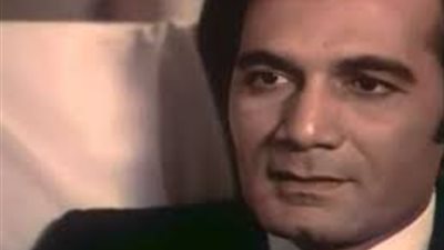 في ذكرى رحيله.. 6 نجمات في حياة محمود ياسين