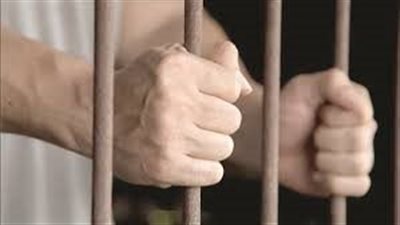 قوات الأمن تتمكن من القبض علي المتهمين بسرقة أجهزة إلكترونية من داخل مدرسة بالزيتون