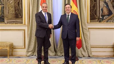 العلاقات الثنائية وتطورات الأوضاع في المنطقة تتصدر مباحثات وزير الخارجية ونظيره الإسباني