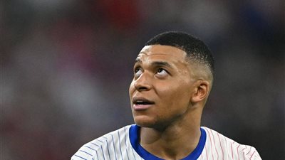 من الألف لـ الياء.. القصة كاملة لورطة مبابي مع فتاة ستوكهولم