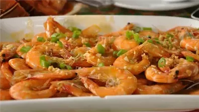 طريقة عمل الجمبري بقشره.. من الفرن إلى المقلاة بأسهل الخطوات