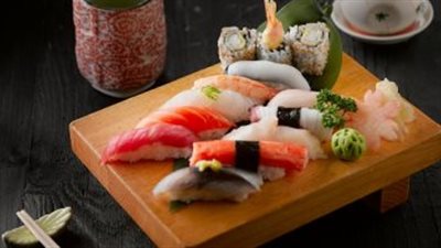 إليك طريقة تحضير السوشي في المنزل.. “خطوات سهلة وبسيطة”