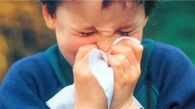فصلا الخريف والشتاء.. انتشار الفيروسات وأمراض الأطفال في موسم الانخفاض الحراري 