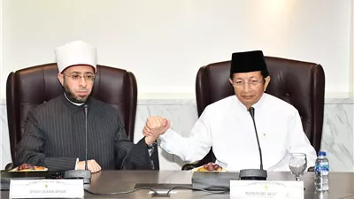 الأزهري يستعرض فرص التعاون مع الوزير الإندونيسي الجديد للشئون الدينية 