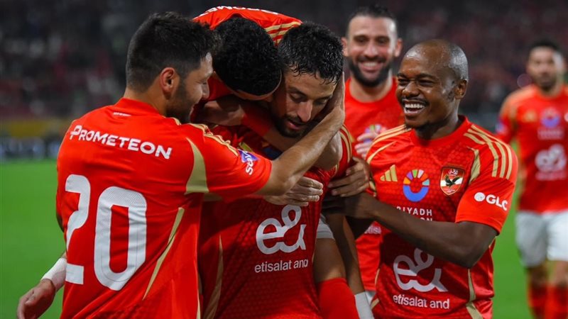 الأهلي يضرب موعدا