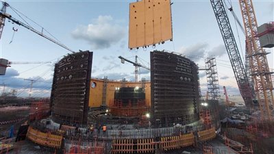 الانتهاء من تركيب المستوى الأول لمبنى الاحتواء الداخلي بالمفاعل النووي الثاني