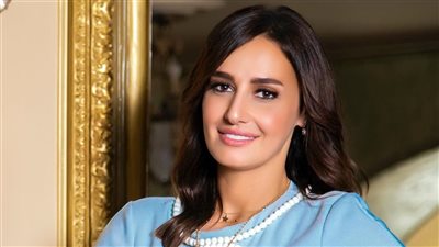 حلا شيحة تظهر بالحجاب مجددًا وتعلن عن إطلاق بودكاست بعد رمضان