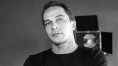 الموت يفجع الفنان أحمد طارق.. تعرف على موعد ومكان الجنازة 