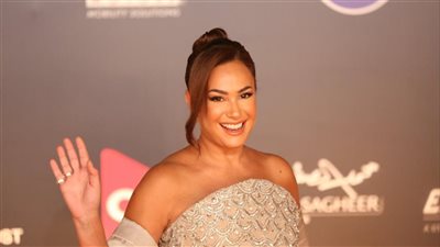 نجوم الفن يتألقون في حفل افتتاح مهرجان الجونة ويتحدثون عن السينما 