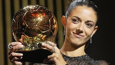  الكرة الذهبية.. بونماتى لاعبة برشلونة تتوج بجائزة أفضل لاعبة فى العالم 2024 
