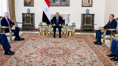 الاستثمارات الأوروبية والقضايا الإقليمية علي طاولة السيسي ورئيس مجموعة حزب الشعب الأوروبي 