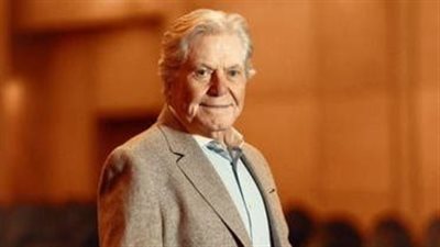 حسين فهمي ينضم لأسرة مسلسل 