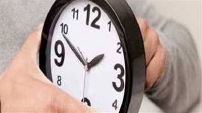 الساعة في إيدك كام؟.. بدء العمل بالتوقيت الشتوي 