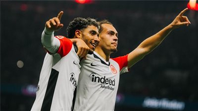 بقيادة عمر مرموش.. آينتراخت فرانكفورت يكتسح بوخوم بسباعية نارية في الدوري الألماني
