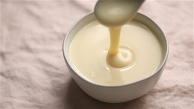 طريقة عمل اللبن المحلى المكثف بالمنزل.. مش هتشتريه ثاني 