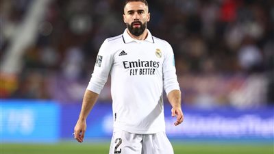 أبرزهم لاعب ليفربول.. 3 بدائل لـ كارفخال على رادار ريال مدريد بالصيف