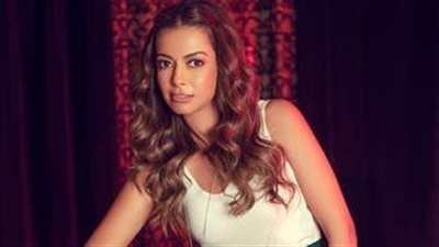 ظهرت بجهاز ضبط السكر.. داليا مصطفي تثير الجدل في ختام مهرجان الجونة