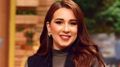 حليقة الرأس والشيخ الشعراوي.. أسوأ أزمات أسما شريف منير الأخيرة 