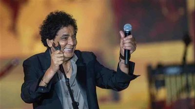 محمد منير يغادر المستشفى بعد تحسن حالته الصحية.. التفاصيل كاملة 