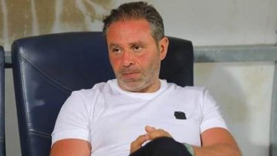 حازم إمام يصعد الموقف بعد تسريبات الفار المثيرة في مباراة الزمالك والبنك الأهلي