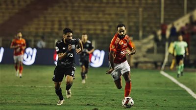 هل حرم زد من ركلة جزاء؟.. تدخل كوكا يثير الجدل في مواجهة الأهلي