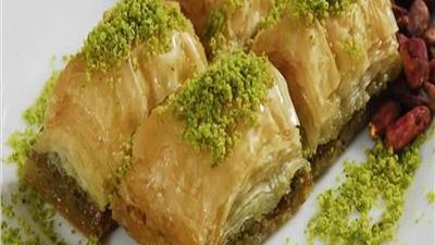 طريقة عمل الجلاش الحلو بالمكسرات خطوة بخطوة.. وصفة إقتصادية وسهلة 