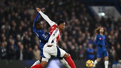 أرسنال ضد تشيلسي في الدوري الإنجليزي.. شوط أول سلبي وهدف ملغي للجانزر