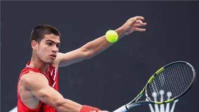 كارلوس الكاراز يسقط في فخ هزيمة كاسبر رود بنهائيات اتحاد لاعبي التنس