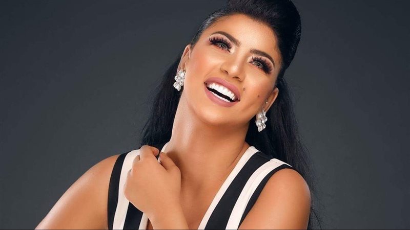 كارولين عزمي