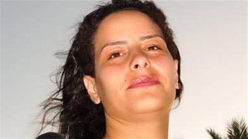 المؤلفة رشا عزت