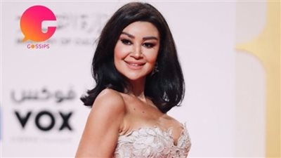 رفقة خطيبها.. آروى جودة بفستان مكشوف من مهرجان القاهرة السينمائي 