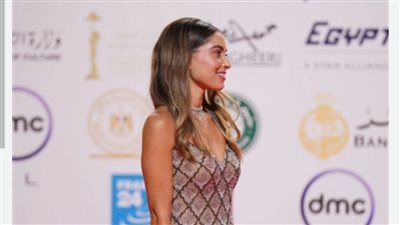 مين أحلي؟.. هاجر السراج وإلهام شاهين يخطفن الأضواء في مهرجان القاهرة السينمائي 