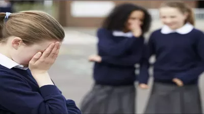 تعدي مدرس على طالبة .. إحالة معلم بمدرسة في الجيزة للمحاكمة العاجلة 