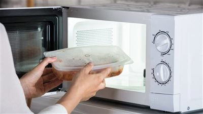 إحذر من تسخين الطعام بهذه الطريقة في الميكروويف.. نصائح مهمة 