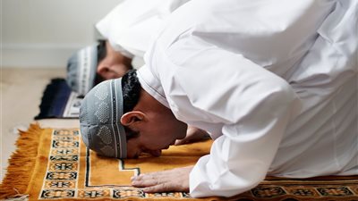 هل يجوز صلاة الفجر وقت الشروق؟.. اعرف حكمها بالتفصيل 