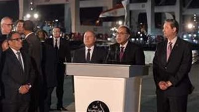 رد رئيس الوزراء على توقعات ارتفاع سعر الدولار لأكثر من 50 جنيهًا