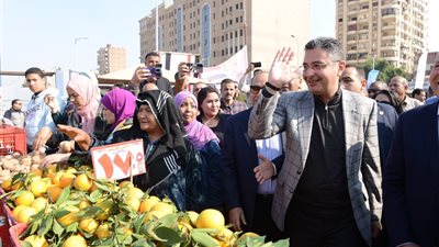 خطوة جديدة لضبط الأسواق.. وزير التموين يكشف خطة توسيع أسواق اليوم الواحد