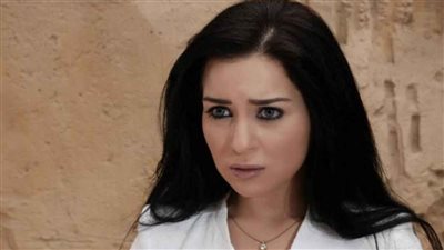 بعد تصدرها للتريند.. أبرز المعلومات والمحطات في حياة مي عز الدين 