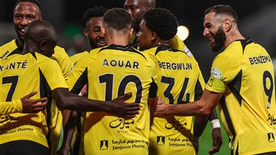 الدوري السعودي| الاتحاد يتفوق على الاتفاق بهدف في الشوط الأول 