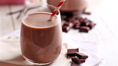 يحمي من النوبات القلبية مضاد للالتهابات.. طريقة تحضير الكاكاو باللبن