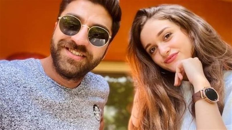نور إيهاب وخطيبها