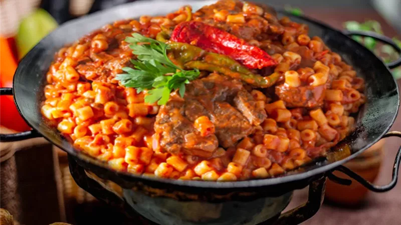 مبكبكة باللحمة