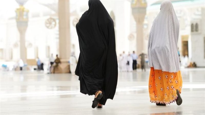 نساء في العمرة