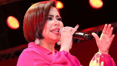 ليس علي شيرين حرج.. زلات لسان تضع المطربة السادجة  في ورطة
