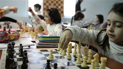 بعد تعميمه في المدارس.. نكشف طريقة لعب الشطرنج وسر القرار