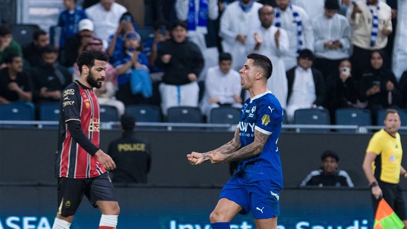 مباراة الهلال والرائد