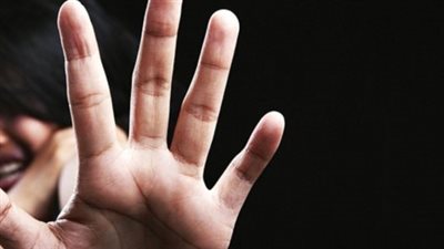 واقعوها وأنجبوا منها.. غدا الحكم على متهمين بمعـ..اشرة معاقة ذهنيا دون رضاها